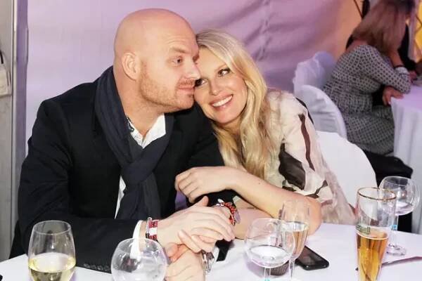 Nestála o svatbu ani dítě. S Karlem ale všechno přišlo: Simona Krainová vzpomíná na punkový obřad