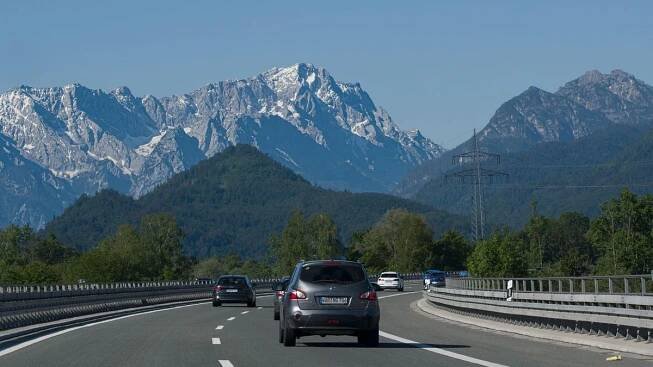 Po Chorvatsku čeká dálniční revoluce i Rakousko: Konec nálepek přináší nová pravidla i pro Čechy