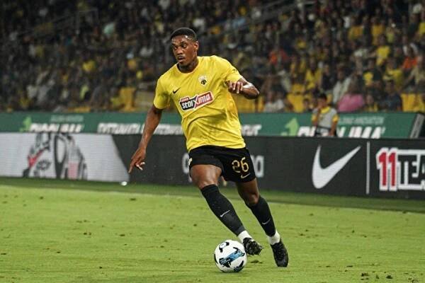 Nové dobrodružství pro Martiala: Útočník vyměnil AEK Atény za mexické Monterrey