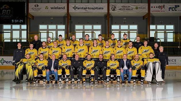 Hokejisté Sokolova ovládli Chomutov, výhru trefil Baníku v nájezdech Kupčo