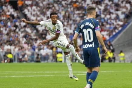 Real Madrid porazil Espaňol góly Militaa a Mbappého 2:0 a zůstal stoprocentní