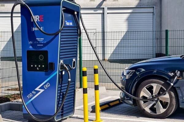 Jihlava podpoří budování nových nabíječek. I když je v kraji málo elektromobilů