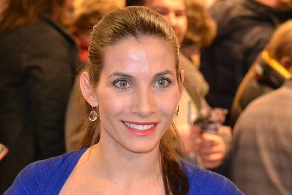 Eva Decastelo v ledové vodě bez plavek dráždí fanoušky. „Začala nám otužovací sezóna,“ říká