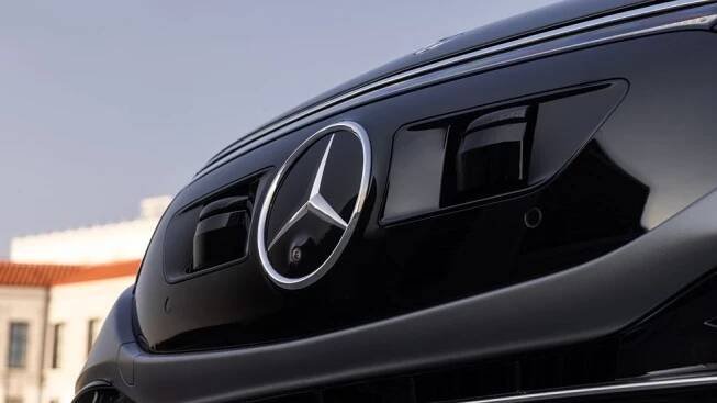Mercedes utíká od elektromobilů a vyzývá k zrušení zákazu spalovacích motorů. „Musíme znovu navázat kontakt s realitou“