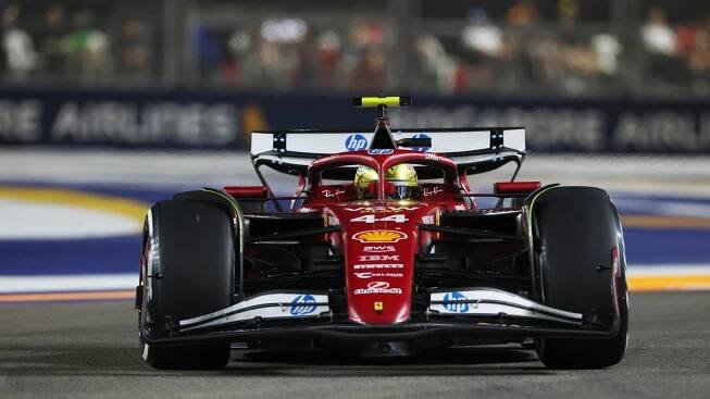 Hamilton v Singapuru překonal rekord v počtu sezon s nejrychlejším kolem závodu v řadě