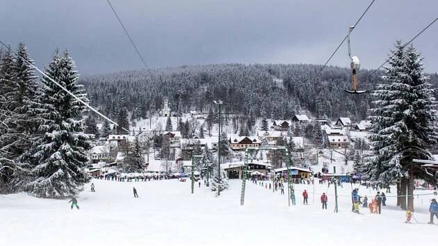 Developer chce na zimu v Bedřichově zprovoznit alespoň dětskou část skiareálu