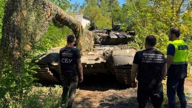 Ukrajinští důstojníci ukořistili tanky T-72 a zařídili jejich nasazení proti Rusku. Speciální střelou prorazí až 900 mm RHAe