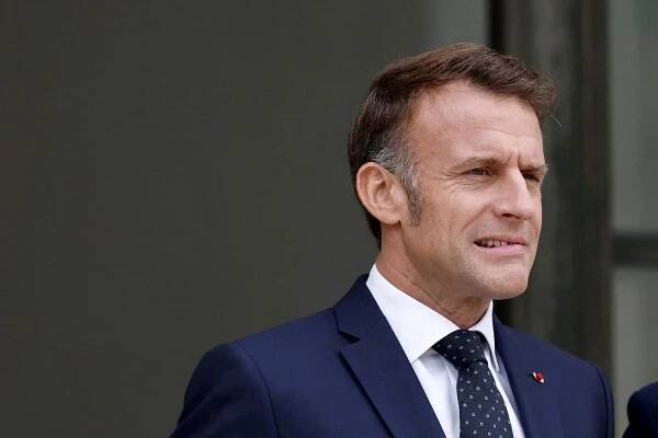 Macron jmenuje nového premiéra do pátku