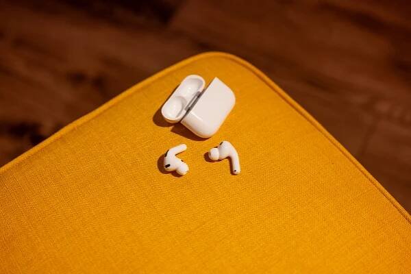 Apple už pracuje na novém čipu H3 i další generaci AirPods!