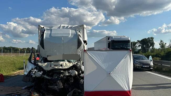 Na 7,5 kilometru dálnice D2 ve směru na Brno (katastr obce...