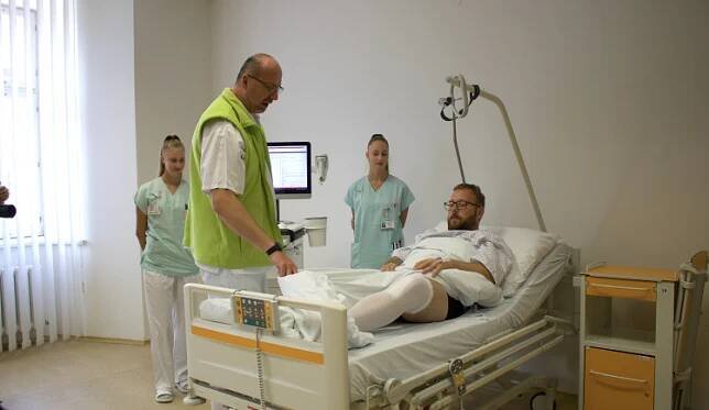 Možnost operovat na druhém konci světa, to slibuje telechirurgie