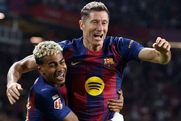 Barcelona jde na první místo, vítězný obrat nad Realem Sociedad završil Lewandowski