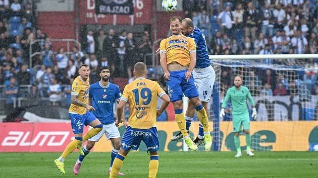 Sestava Baníku s Teplicemi: oproti červenci čtyři změny, k dispozici Almási