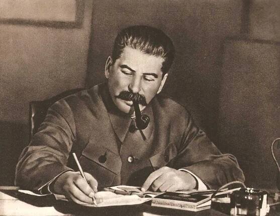 Brutální, ale nutný. Stalinův rozkaz 227 „Ani krok zpět!“ dokázal za obří lidskou cenu postavit Rudou armádu na nohy