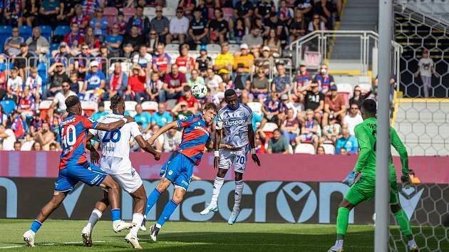 Posila Sigmy s červenou. Olomouc dohrávala v devíti a na hřišti Plzně padla