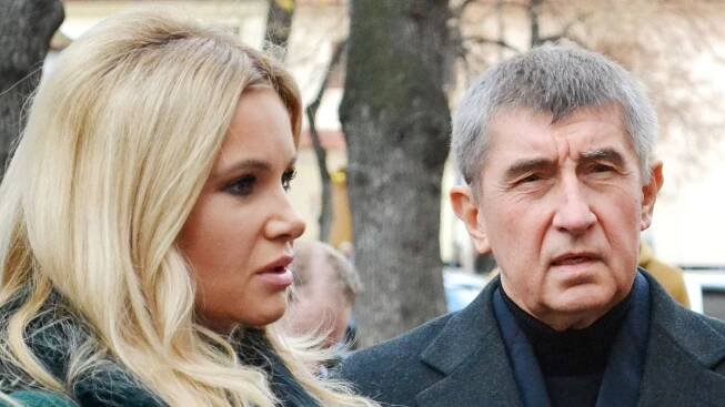 Monika Babišová se začala živit rukama. Její služby si ale nemůže dovolit každá žena