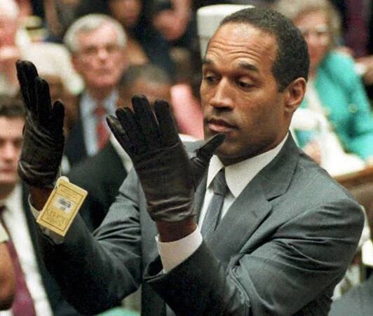 O. J. Simpson si nasadil rukavice a obrátil USA naruby. Vězení ale nakonec neutekl