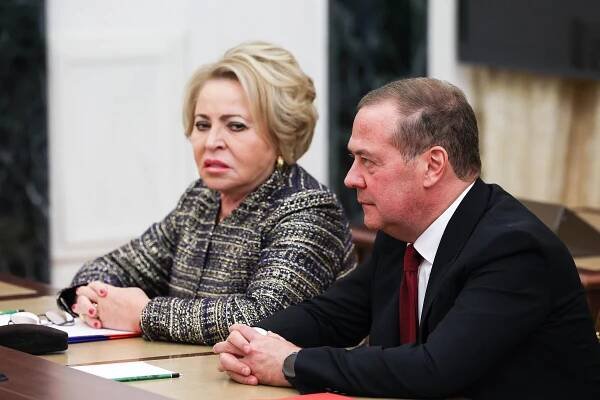 Rusko válku nepotřebuje, natož proti frigidní Evropě degenerátů, říká Medveděv