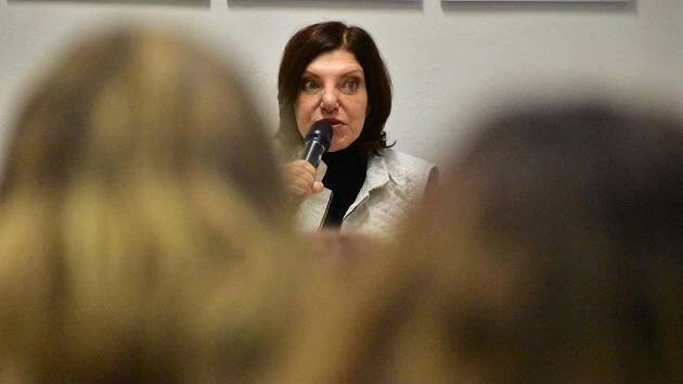 Alena Mornštajnová okouzlila Třebíč. Zcela vyprodala hudební sál knihovny