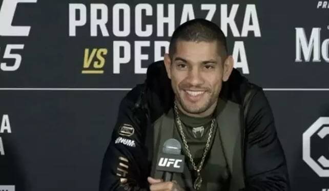 Alex Pereira tipuje vítěze zápasu Procházka vs. Rountree, výhodu vidí u českého bojovníka