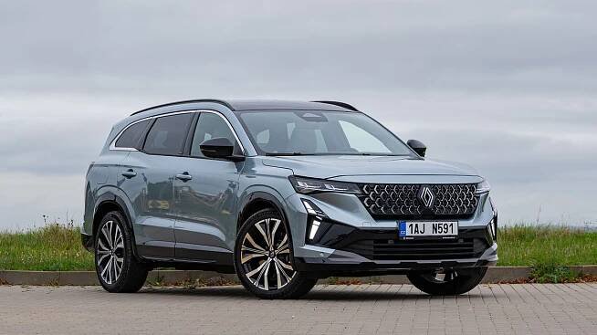 Omlazený Renault Espace je komfortní rodinné SUV se zajímavou spotřebou. A překvapivě kultivovaným tříválcem
