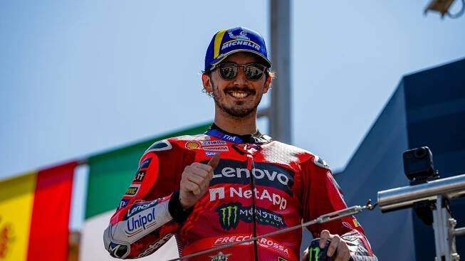 MotoGP: Bagnaia si z japonského sprintu veze svou první letošní zlatou medaili