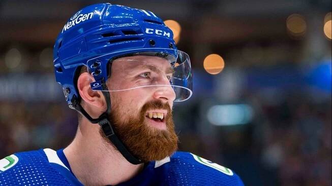 Hronek se v přípravě na NHL blýskl gólem, Brabenec asistoval