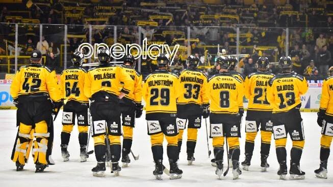 Vervu rozsypaly kiksy. Lídři mimo hru? Nesnáším výmluvy, musíme si poradit, velí Petr
