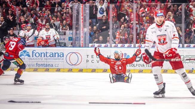 Pardubický VÁLEC v derby! Šampion urval tři body, Karlovy Vary – Vítkovice 4:7