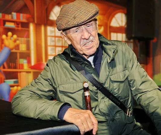 Petr Nárožný stále trpí bolestmi. Přesto se snažil lidi pobavit