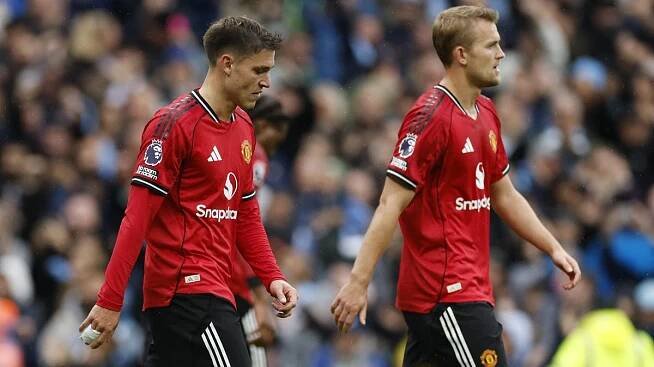 Dusno v Manchesteru United. Kouč Amorim je tvrdě kritizován