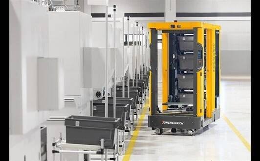 Jungheinrich uvádí na trh SOTO, autonomního robota pro manipulaci s malými boxy.
