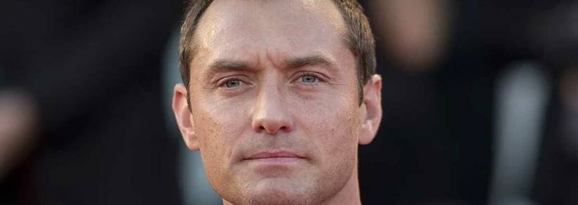 Nový film popisuje nenápadný vzestup Putina. Jude Law prošel ohromující proměnou