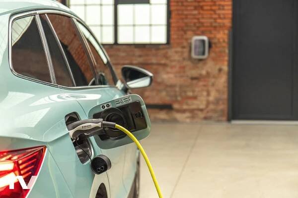 V Česku už jezdí 50 tisíc elektromobilů. Do dvou let jich má být dvakrát tolik