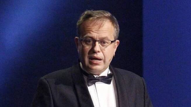 Předčasně ukončené OVM mají dohru. Moravec napsal hostům vzkaz kódem