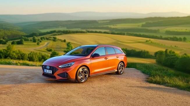 Podzimní vlna slev, Škoda Scala nebo Hyundai i30 za 5,5 tisíce měsíčně. Trend levných operáků v Česku pokračuje