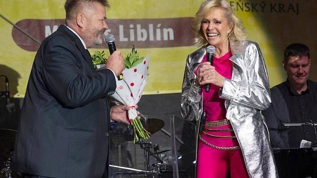 Liblínské slavnosti zakončil koncert Heleny Vondráčkové