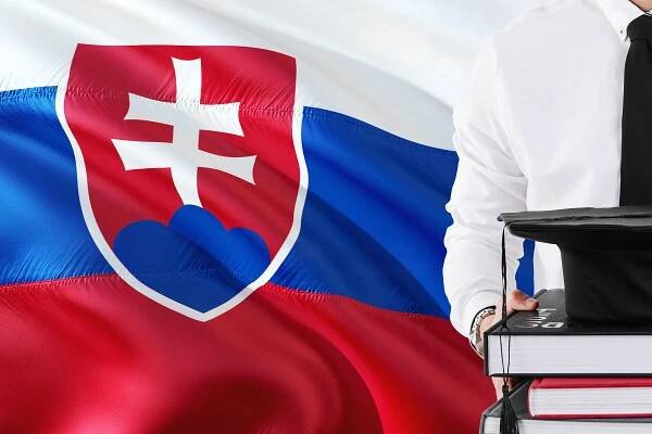 Být úspěšný na Slovensku se nevyplácí, vysokoškoláci mají nejnižší plat v celé EU