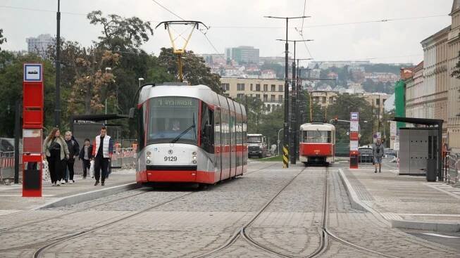 Tramvaje se konečně vrátily k pražskému výstavišti, auta už tudy ale neprojedou