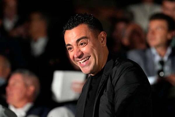 Xavi by šel trénovat Manchester United okamžitě, tvrdí insider Fabrizio Romano