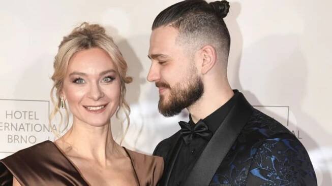 Bára Mottlová na oslavě odhalila pohlaví miminka. S manželem vybírají jméno pro kluka