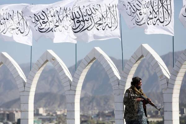 Tálibán odřízl Afghánistán od internetu. Prý tím brání šíření neřesti