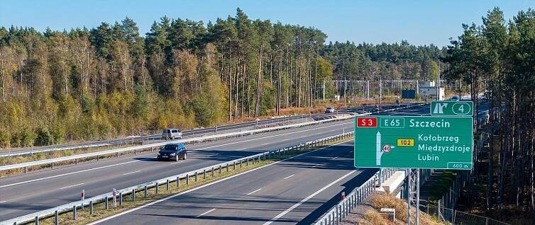 Češi mají přístup k moři, žertoval polský premiér. Otevřel poslední úsek dálnice