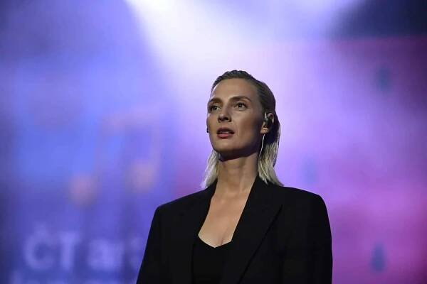 Bára Poláková má novou lásku. Jejím partnerem je o 14 let mladší hudebník