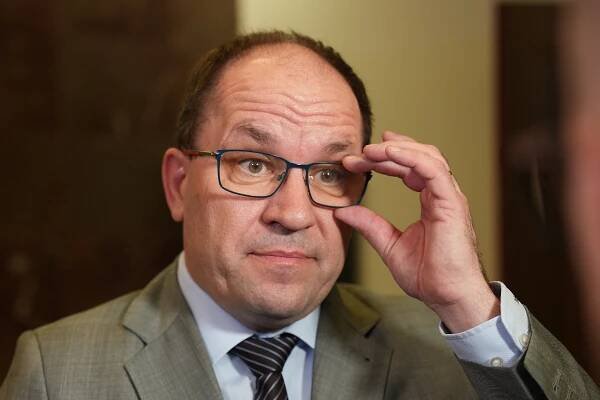 Povládnou bolševici a proruská SPD, hrozí Výborný. Klidněte emoce, řekl Havlíček