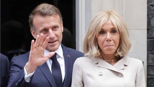 Macronova manželka bude u soudu dokazovat, že je ženou. Poskytne posudky i fotky, říká právník