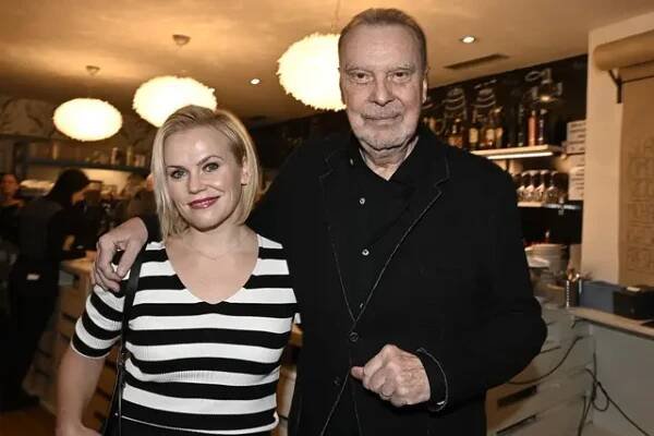 Štefan Margita se po smrti Hany Zagorové snaží žít dál. Je zamilovaný a chystá se k vážnému kroku
