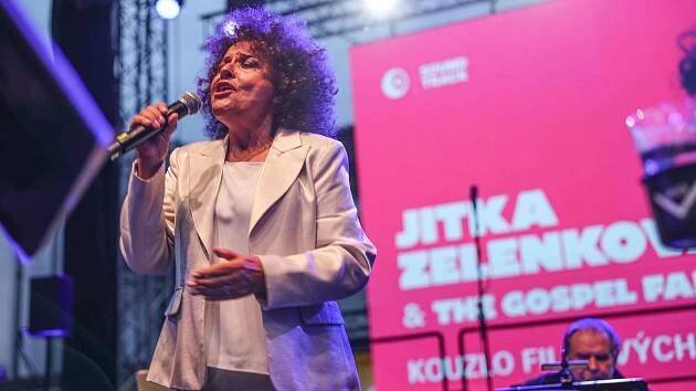 Soundtrack začal koncert Jitky Zelenkové. Dnes zazní hity z Tarantinových filmů