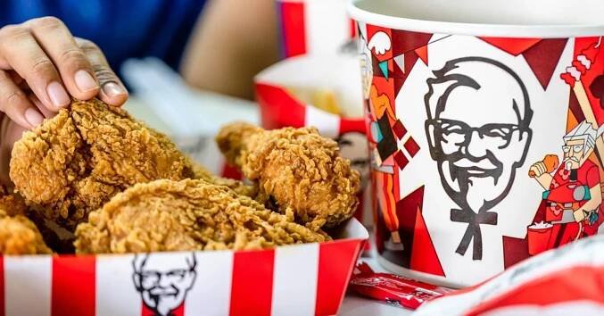 Galerie: Skandál s masem v KFC? Europoslanec Zdechovský žádá ministry, aby na fastfood poslali kontrolu - Fotka 1 - Echo24.cz