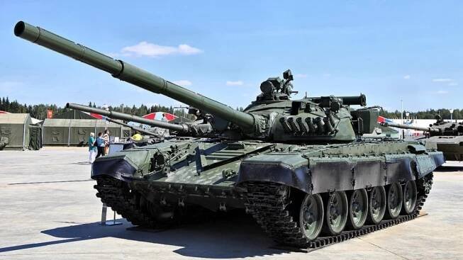 Satelitní snímky jsou jasným důkazem, že Rusku dochází tanky. Smutně lapá po dechu, shromažďuje k modernizaci T-72A